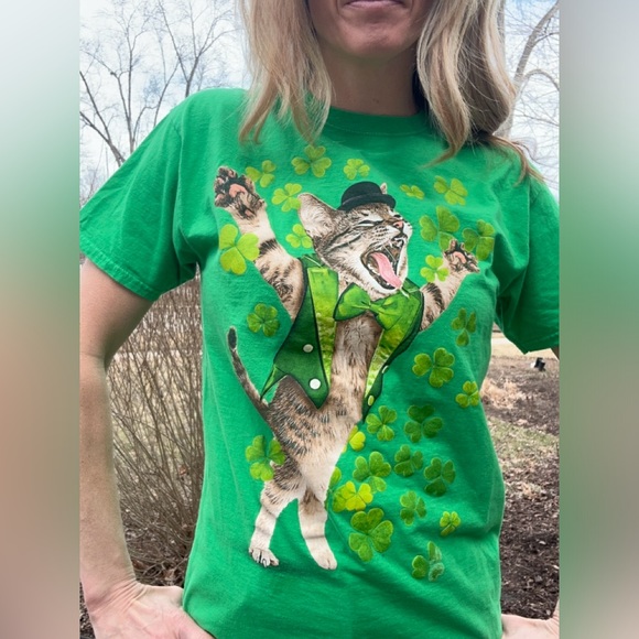 St. Patrick’s Day kitten tee - Picture 1 of 5